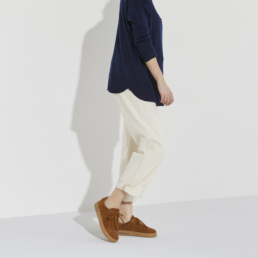 bend low suede leather